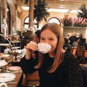 Meet your Posher, Julia